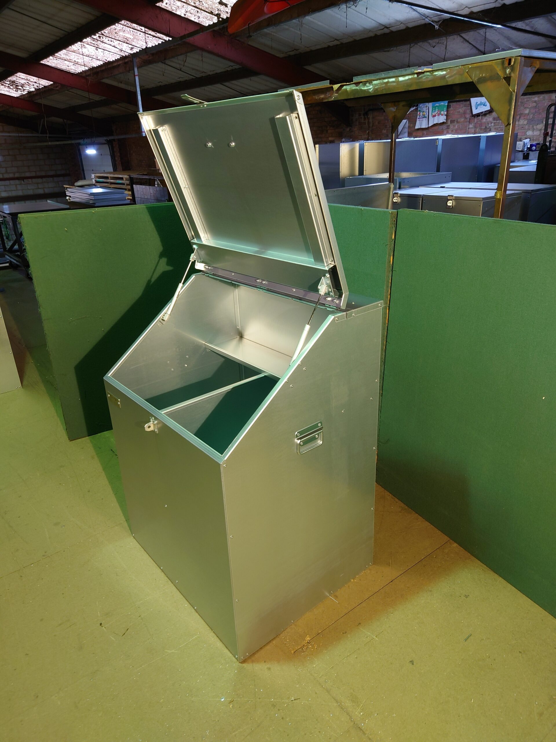 2 compartment sloped feed storage bin