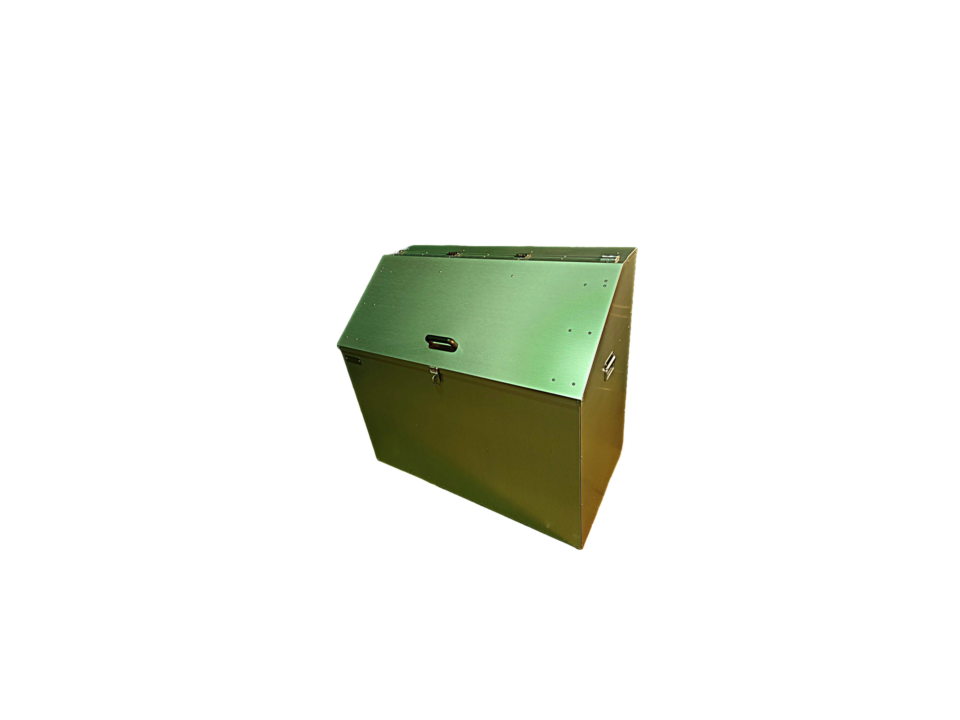 3 compartment sloped feed bin